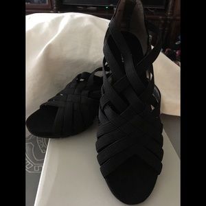 NIB Bandalino gorgeous black sandals
